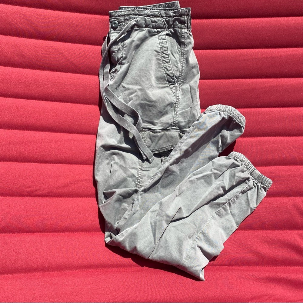 American Eagle green cargo pants size:4
